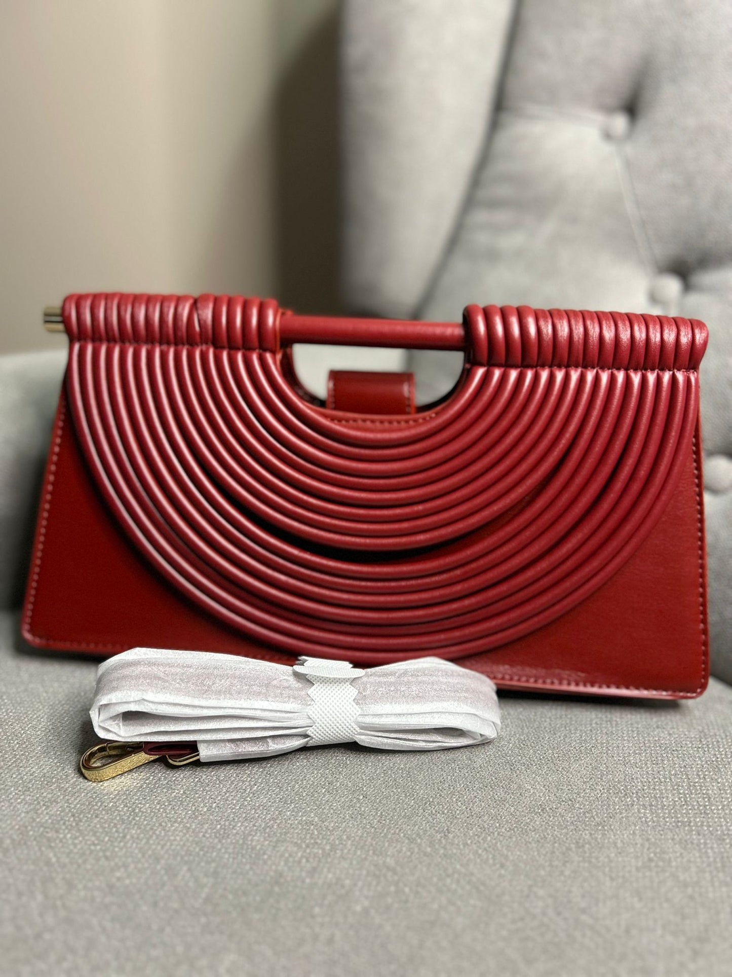 Sac à Main Rouge Élégant – Design Structuré & Style Moderne